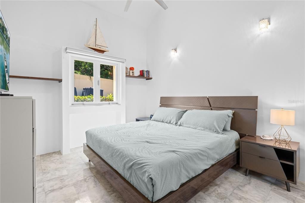 For Sale: $640,000 (3 beds, 2 baths, 2500 Square Feet)