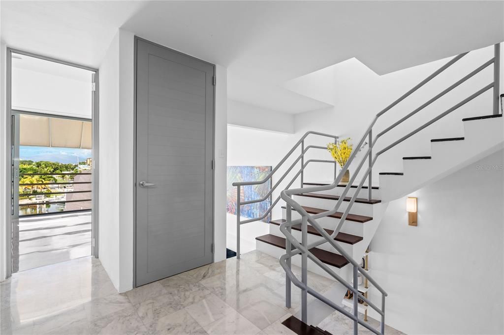 For Sale: $640,000 (3 beds, 2 baths, 2500 Square Feet)