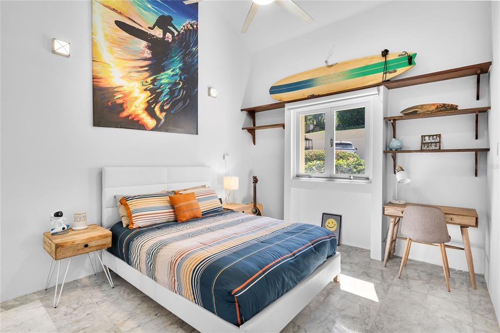 For Sale: $640,000 (3 beds, 2 baths, 2500 Square Feet)