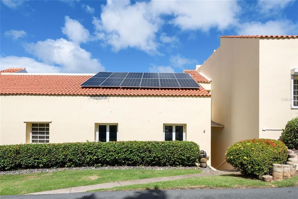 For Sale: $640,000 (3 beds, 2 baths, 2500 Square Feet)