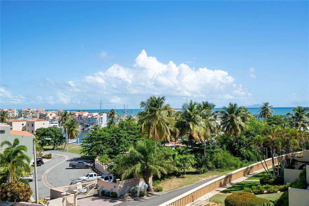 For Sale: $640,000 (3 beds, 2 baths, 2500 Square Feet)