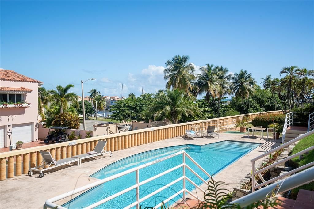 For Sale: $640,000 (3 beds, 2 baths, 2500 Square Feet)