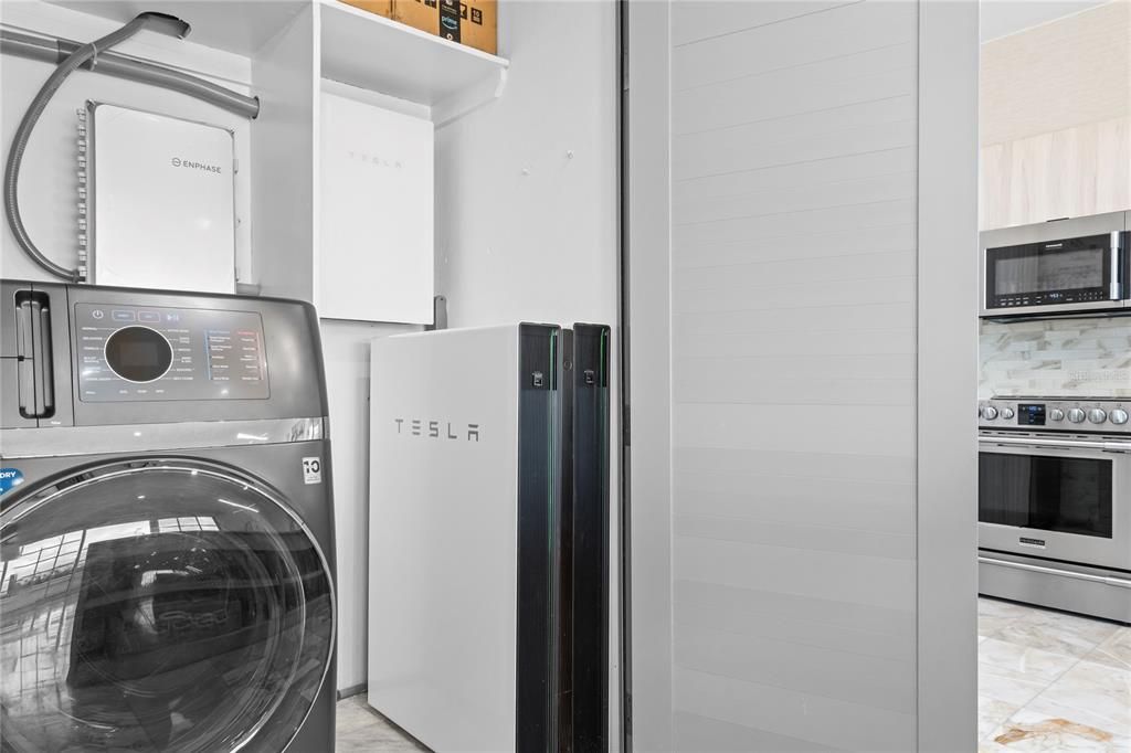 For Sale: $640,000 (3 beds, 2 baths, 2500 Square Feet)