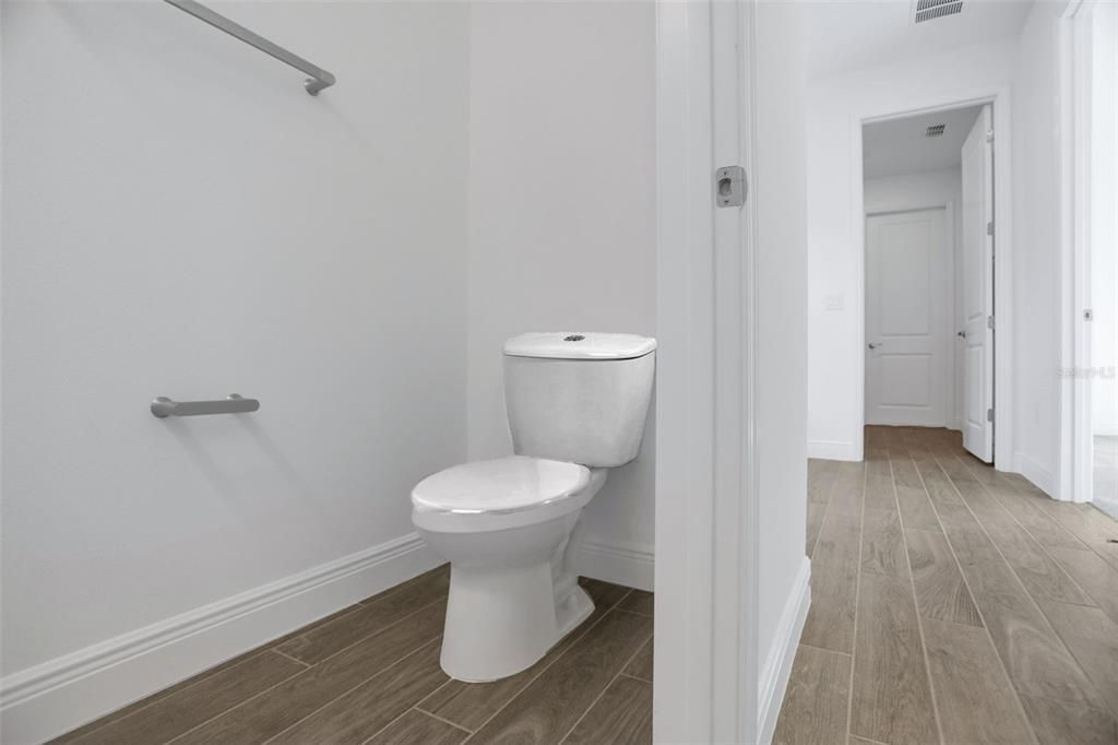 На продажу: $599,990 (4 спален, 2 ванн, 1891 Квадратных фут)