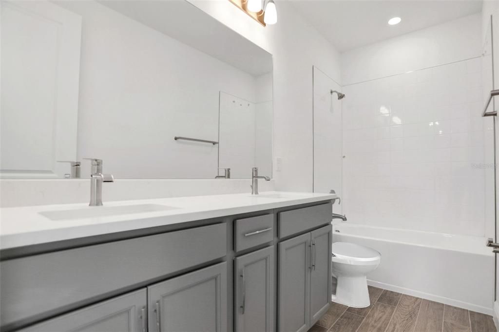 На продажу: $599,990 (4 спален, 2 ванн, 1891 Квадратных фут)