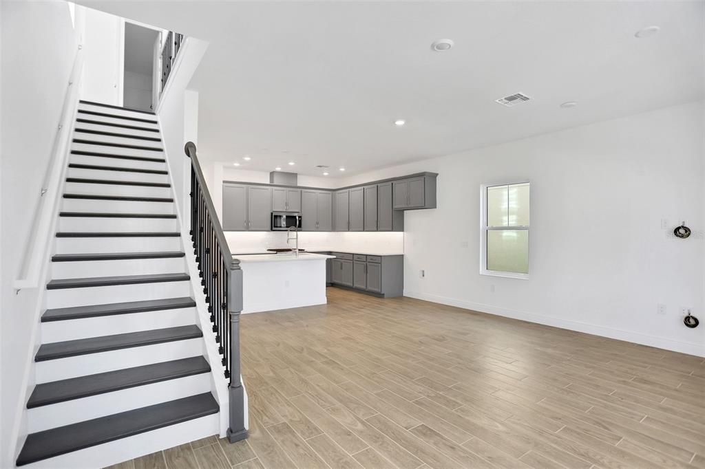 На продажу: $599,990 (4 спален, 2 ванн, 1891 Квадратных фут)