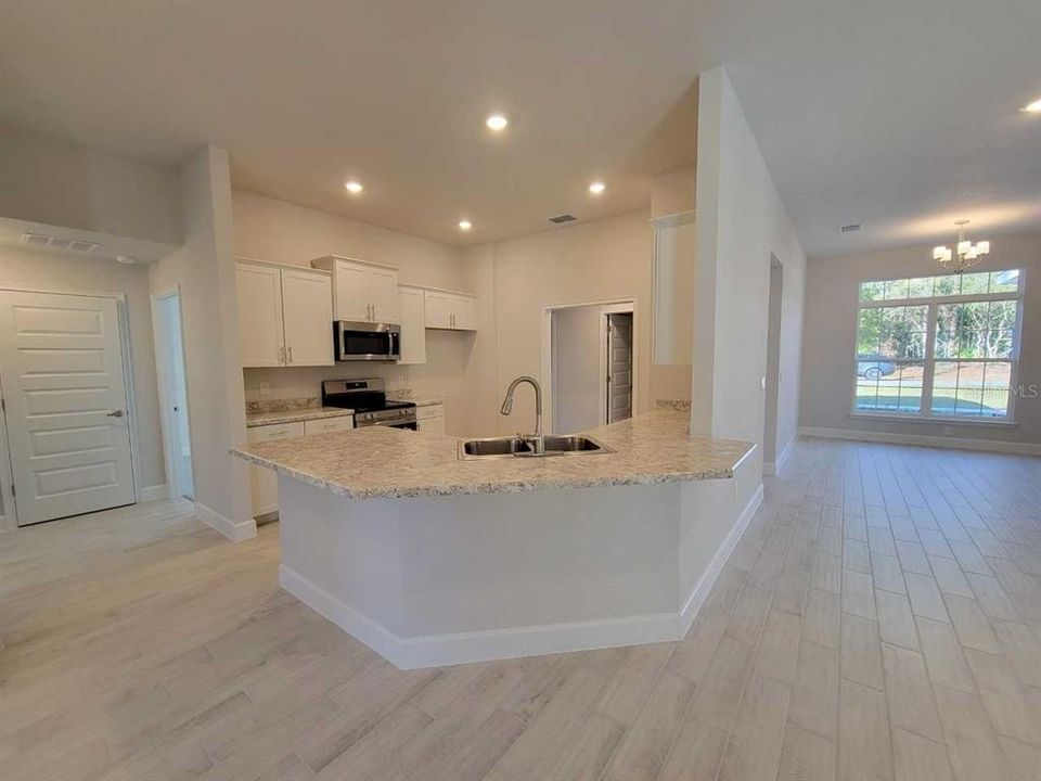 For Sale: $372,550 (4 beds, 3 baths, 2281 Square Feet)