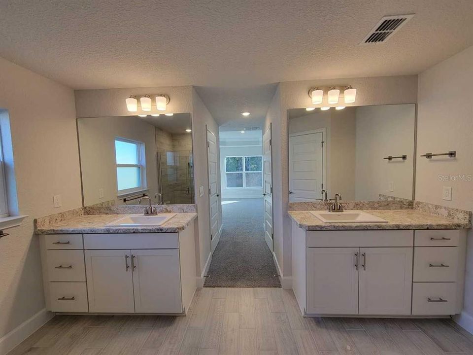 For Sale: $372,550 (4 beds, 3 baths, 2281 Square Feet)