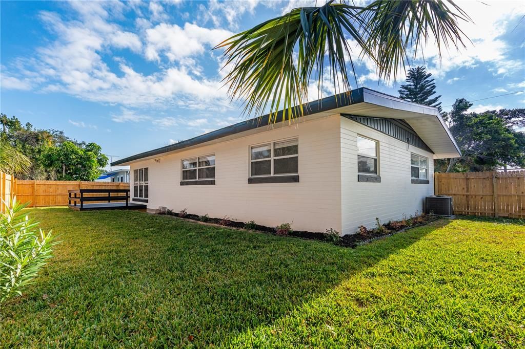 На продажу: $555,000 (3 спален, 2 ванн, 1605 Квадратных фут)