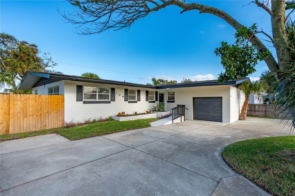 На продажу: $555,000 (3 спален, 2 ванн, 1605 Квадратных фут)