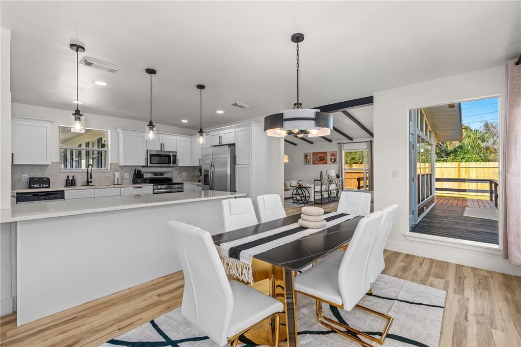 На продажу: $555,000 (3 спален, 2 ванн, 1605 Квадратных фут)