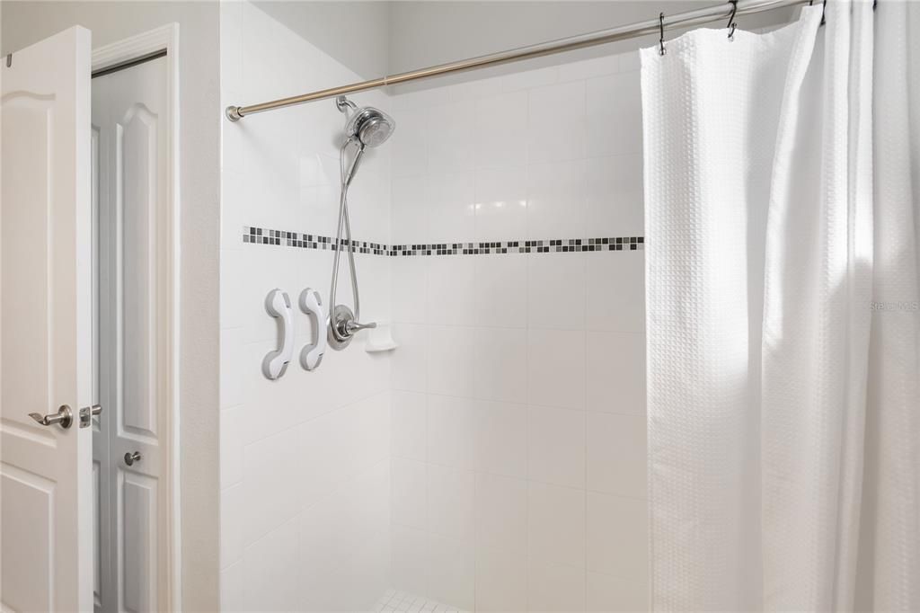 На продажу: $415,000 (3 спален, 3 ванн, 2069 Квадратных фут)