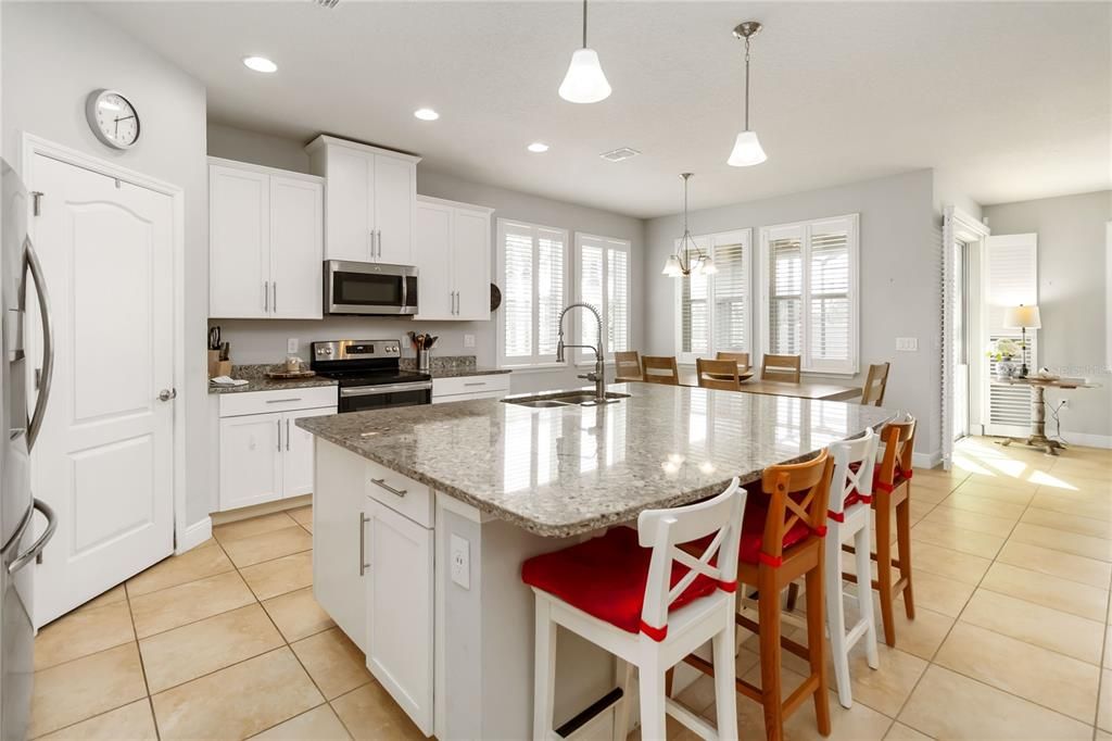 На продажу: $415,000 (3 спален, 3 ванн, 2069 Квадратных фут)