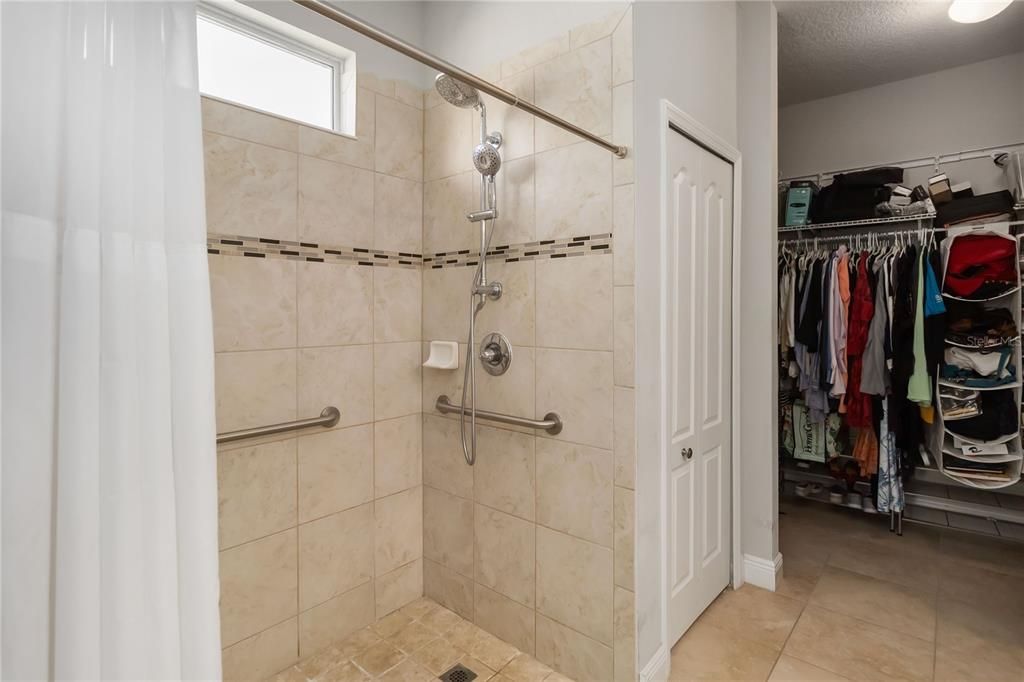 На продажу: $415,000 (3 спален, 3 ванн, 2069 Квадратных фут)