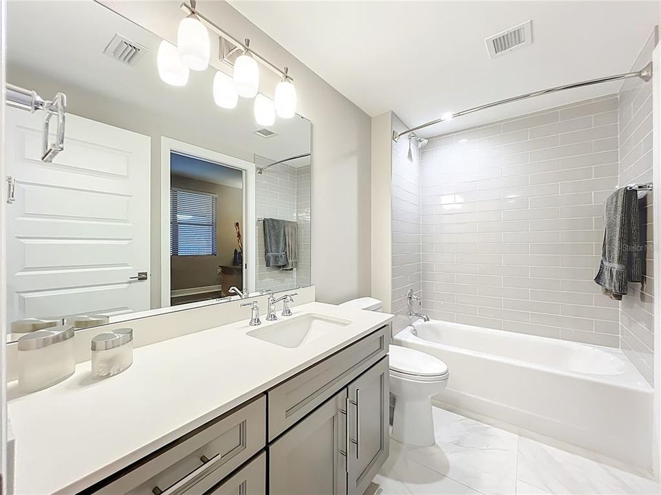 На продажу: $440,000 (3 спален, 3 ванн, 1568 Квадратных фут)