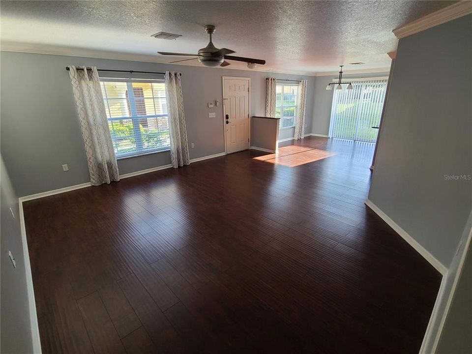 На продажу: $215,000 (3 спален, 2 ванн, 1302 Квадратных фут)