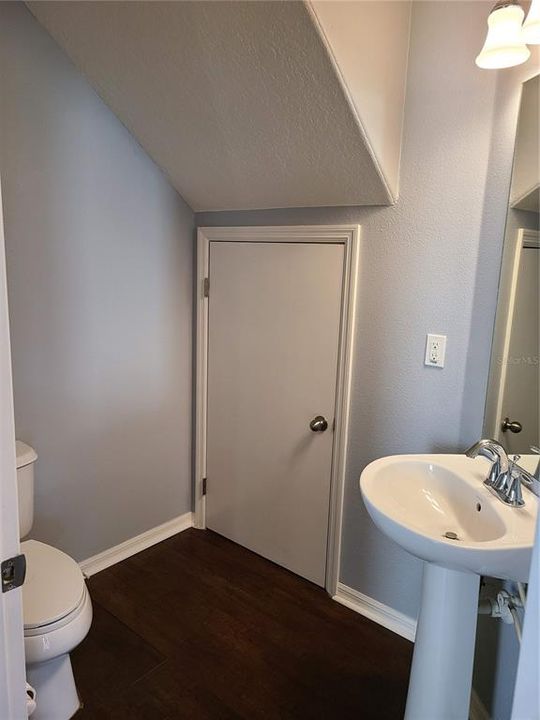 На продажу: $215,000 (3 спален, 2 ванн, 1302 Квадратных фут)