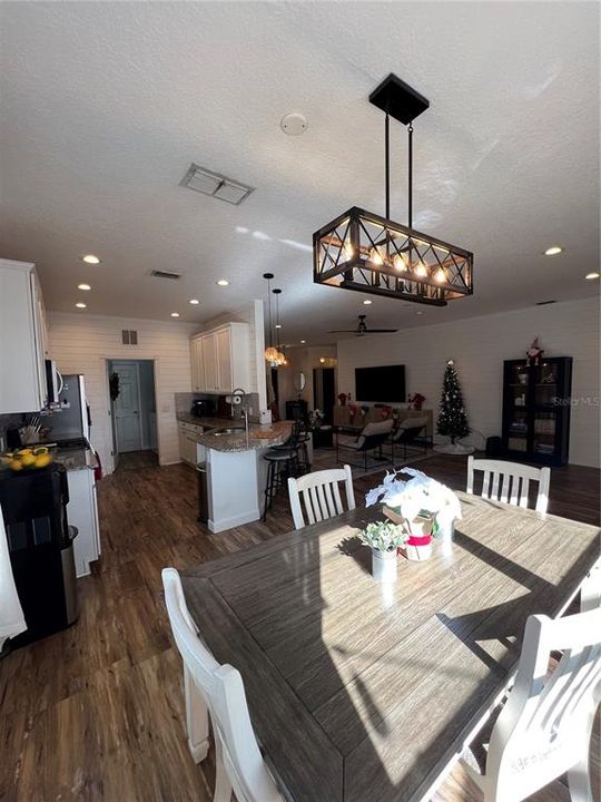 出租: $2,700 (3 贝兹, 2 浴室, 1683 平方英尺)