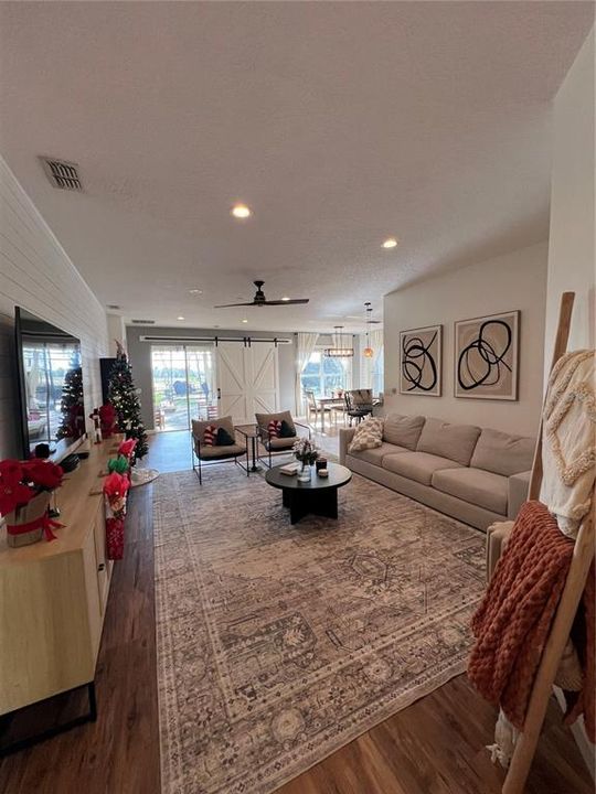 出租: $2,700 (3 贝兹, 2 浴室, 1683 平方英尺)