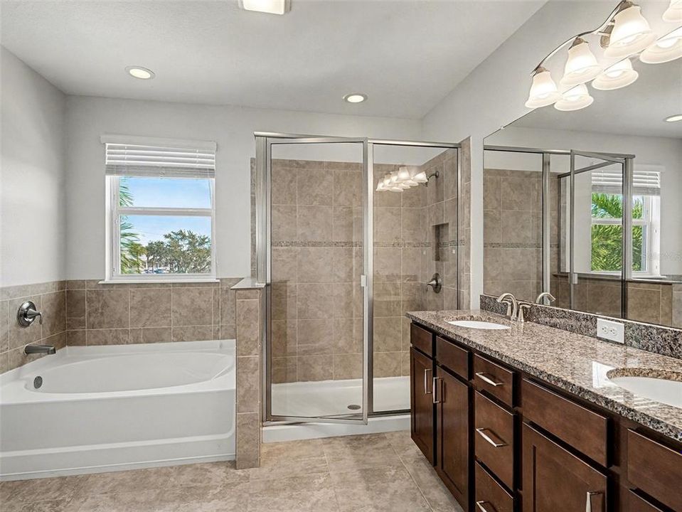 На продажу: $550,000 (4 спален, 2 ванн, 2725 Квадратных фут)