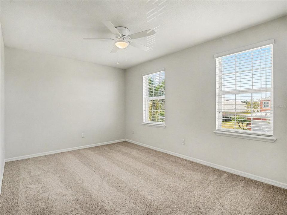 На продажу: $550,000 (4 спален, 2 ванн, 2725 Квадратных фут)