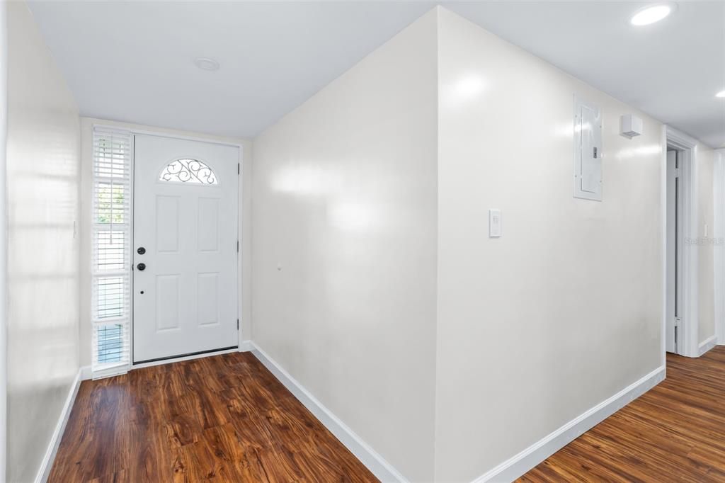 For Rent: $2,500 (3 beds, 2 baths, 1364 Square Feet)