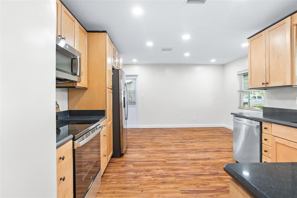 For Rent: $2,500 (3 beds, 2 baths, 1364 Square Feet)