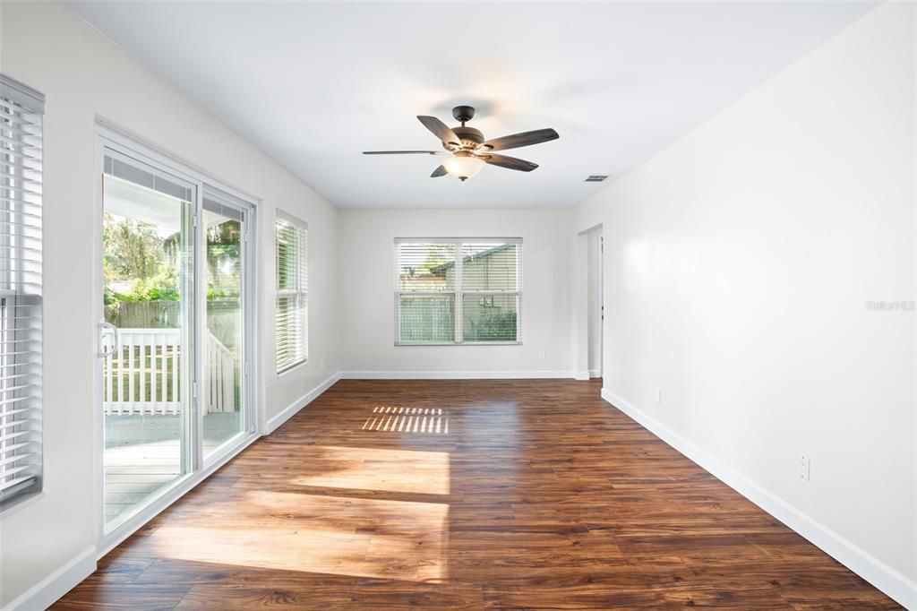 For Rent: $2,500 (3 beds, 2 baths, 1364 Square Feet)