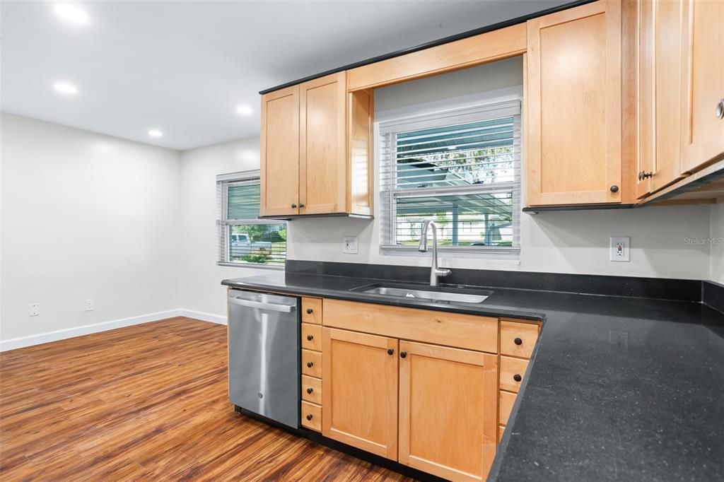 For Rent: $2,500 (3 beds, 2 baths, 1364 Square Feet)