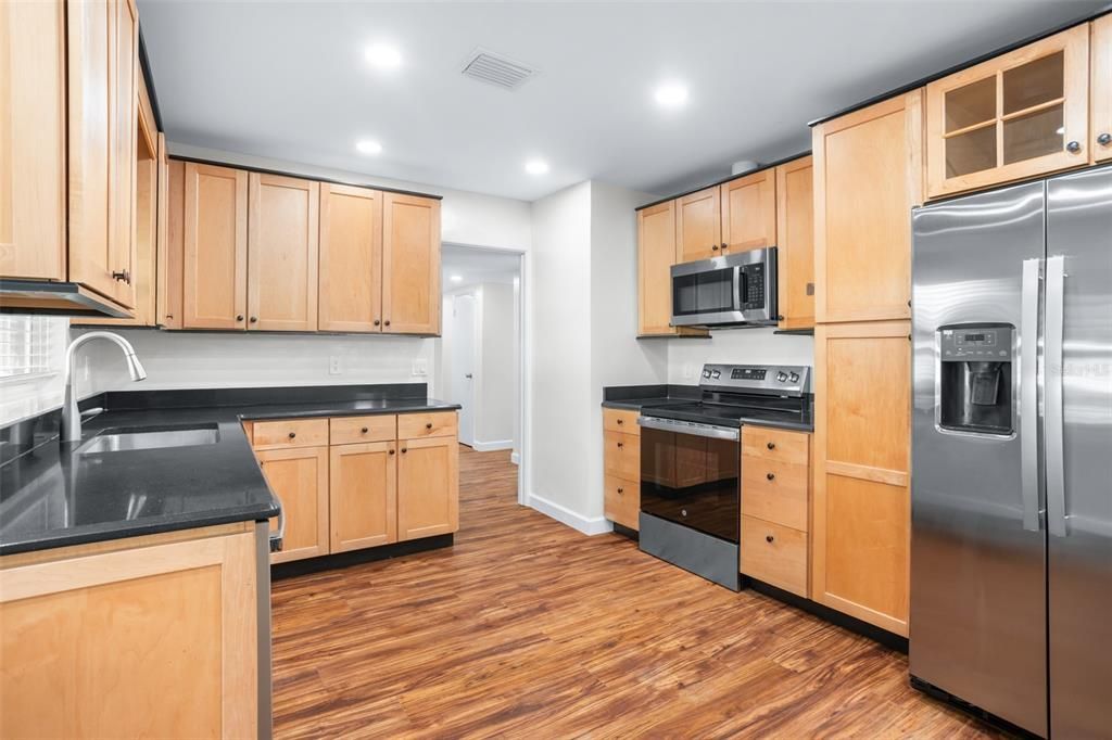 For Rent: $2,500 (3 beds, 2 baths, 1364 Square Feet)