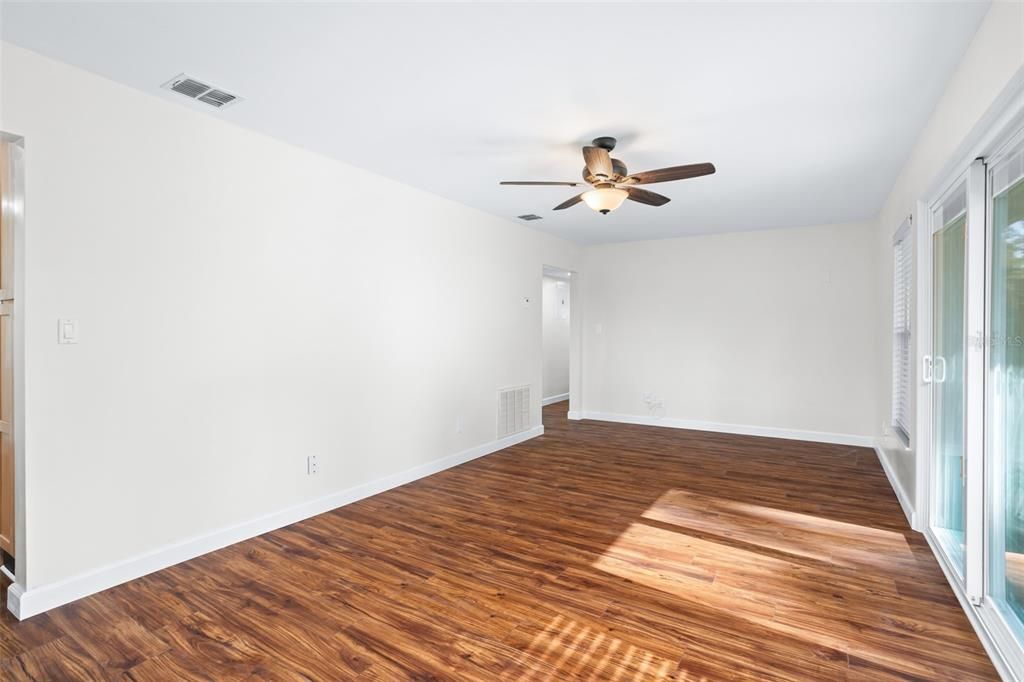 For Rent: $2,500 (3 beds, 2 baths, 1364 Square Feet)