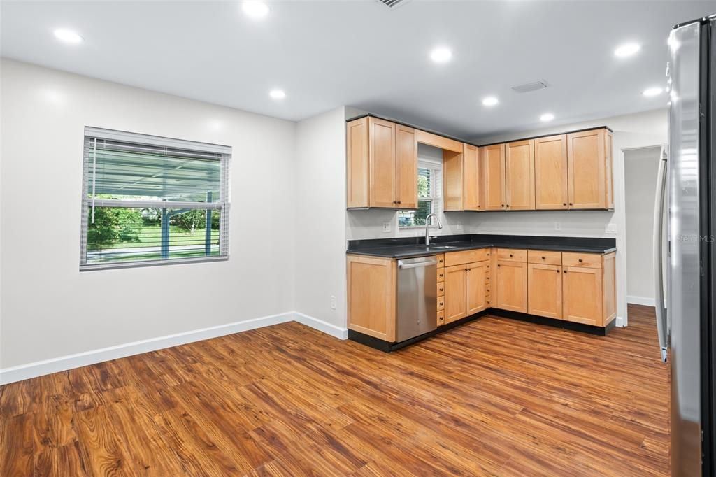 For Rent: $2,500 (3 beds, 2 baths, 1364 Square Feet)