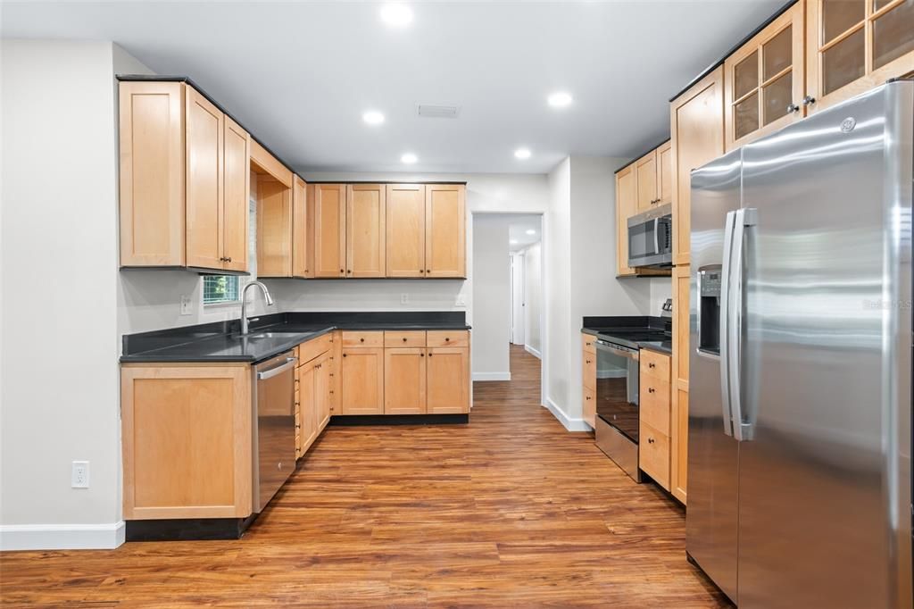 For Rent: $2,500 (3 beds, 2 baths, 1364 Square Feet)