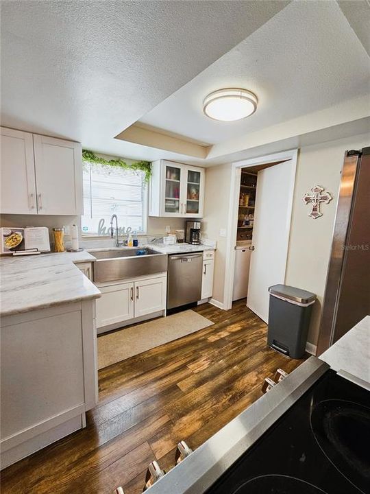 For Sale: $429,000 (3 beds, 2 baths, 1220 Square Feet)