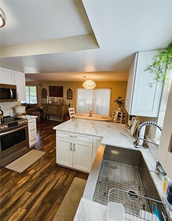 For Sale: $429,000 (3 beds, 2 baths, 1220 Square Feet)