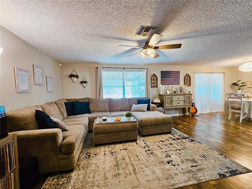 For Sale: $429,000 (3 beds, 2 baths, 1220 Square Feet)