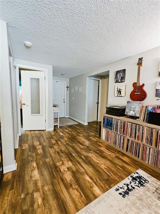 For Sale: $429,000 (3 beds, 2 baths, 1220 Square Feet)