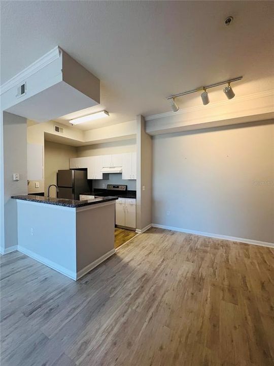 В аренду: $1,350 (1 спален, 1 ванн, 892 Квадратных фут)