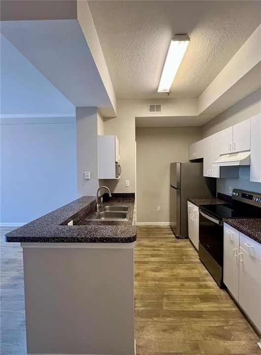 В аренду: $1,350 (1 спален, 1 ванн, 892 Квадратных фут)