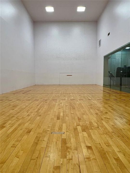 В аренду: $1,350 (1 спален, 1 ванн, 892 Квадратных фут)