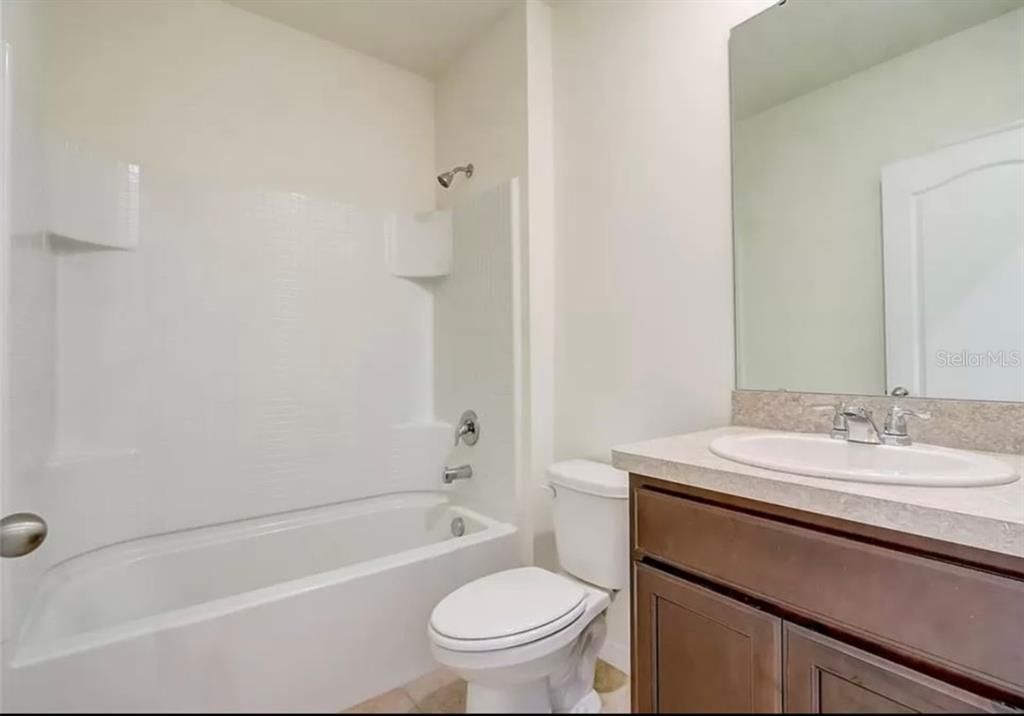 For Rent: $2,100 (3 beds, 2 baths, 1690 Square Feet)