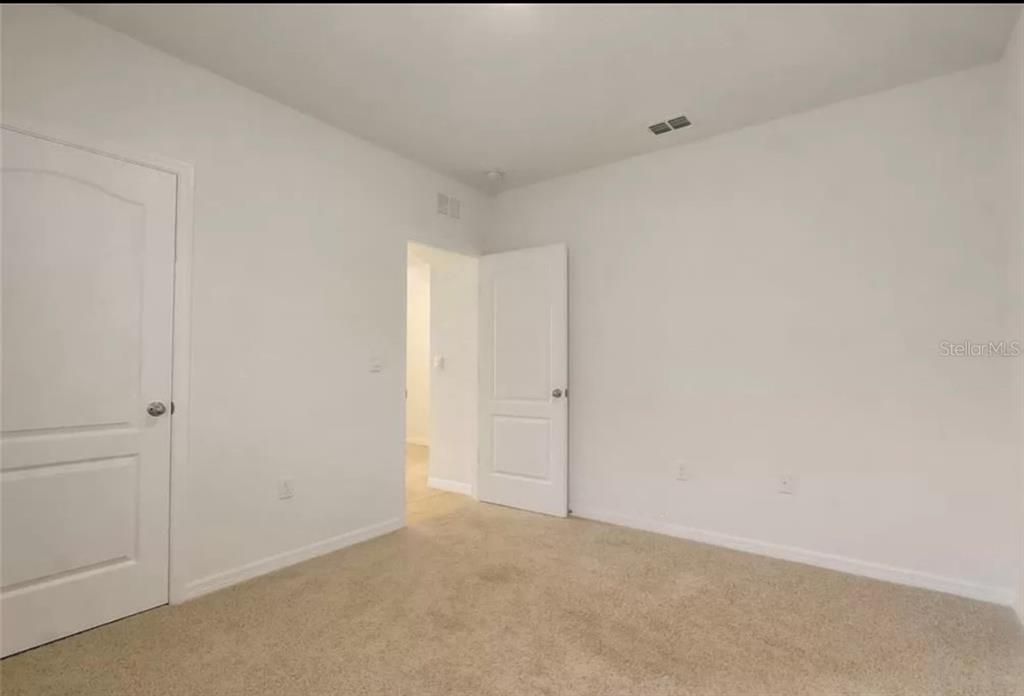 For Rent: $2,100 (3 beds, 2 baths, 1690 Square Feet)