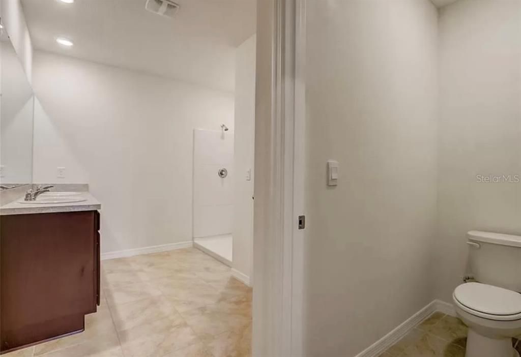 For Rent: $2,100 (3 beds, 2 baths, 1690 Square Feet)