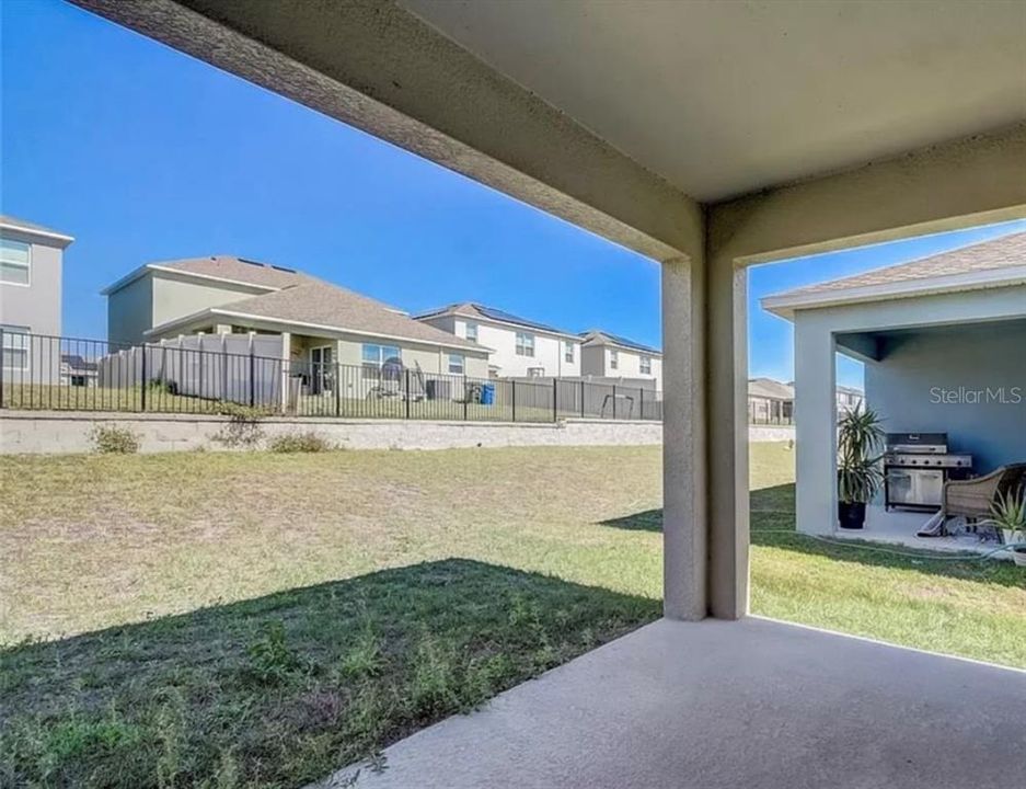 For Rent: $2,100 (3 beds, 2 baths, 1690 Square Feet)