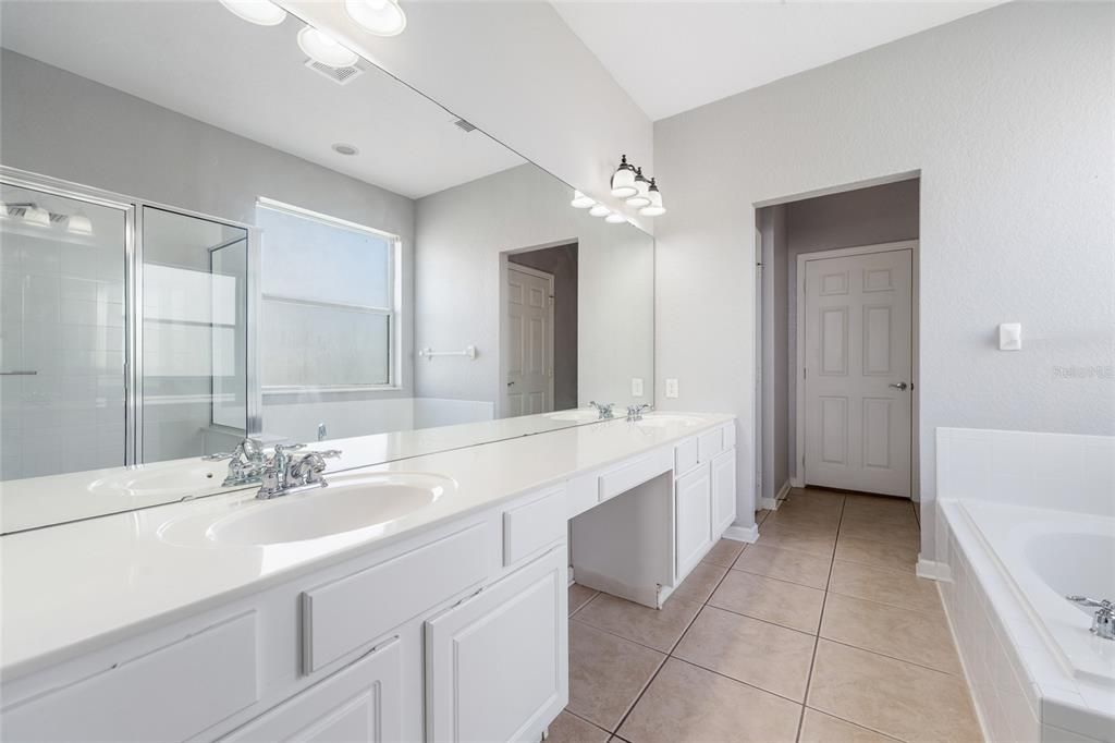 На продажу: $578,600 (5 спален, 3 ванн, 2756 Квадратных фут)