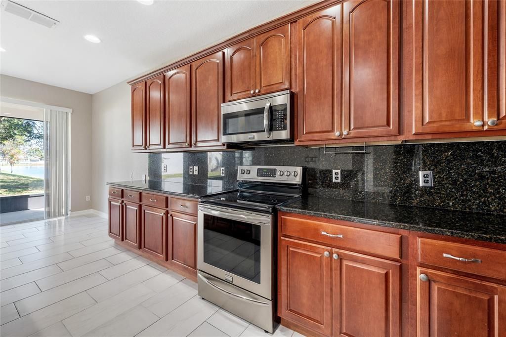 На продажу: $578,600 (5 спален, 3 ванн, 2756 Квадратных фут)