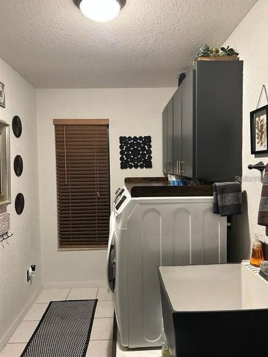 For Sale: $599,000 (3 beds, 2 baths, 2611 Square Feet)