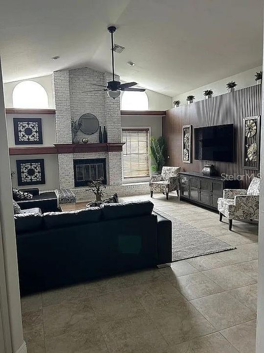 For Sale: $599,000 (3 beds, 2 baths, 2611 Square Feet)