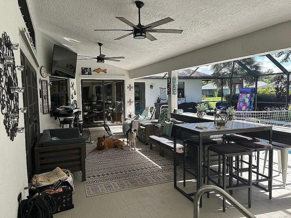 For Sale: $599,000 (3 beds, 2 baths, 2611 Square Feet)