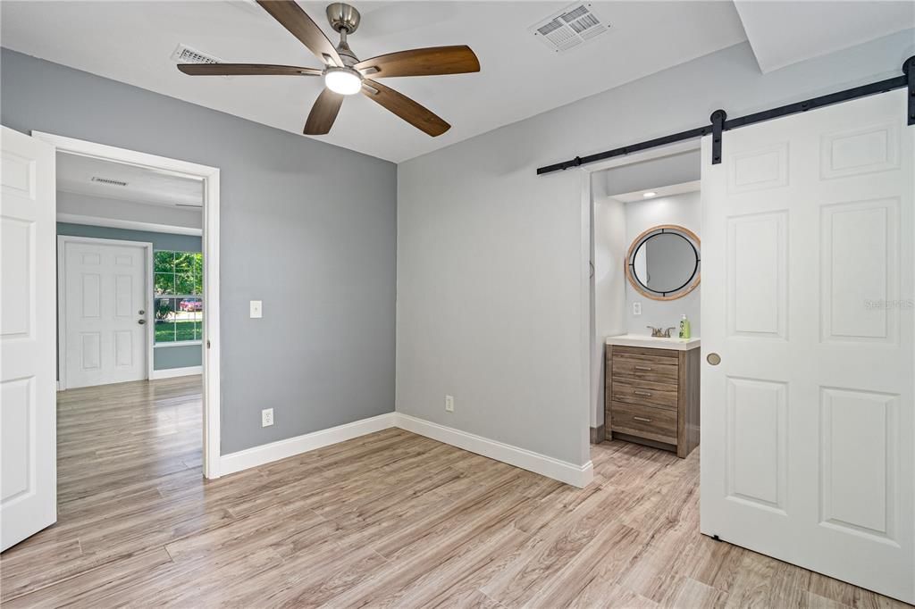 待售: $274,900 (4 贝兹, 2 浴室, 1402 平方英尺)